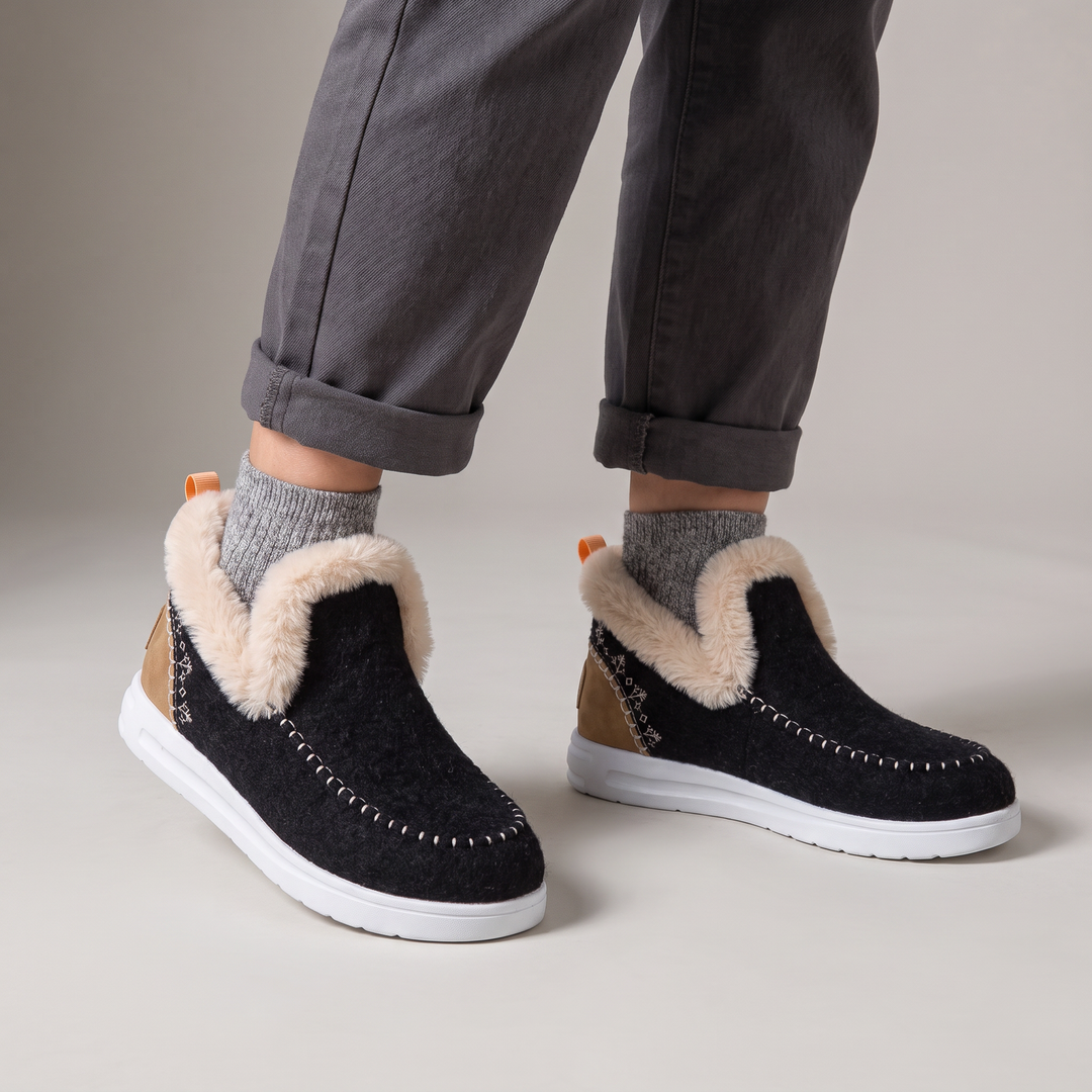 Stitcher | Winter Slip-On Boots – Cozy Fleece-Lined Style for Women