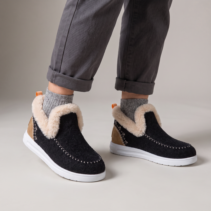 Stitcher | Winter Slip-On Boots – Cozy Fleece-Lined Style for Women