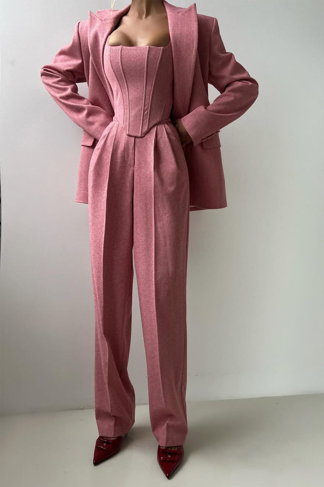 Amelia | Completo da donna moderno e versatile con blazer a tre pezzi