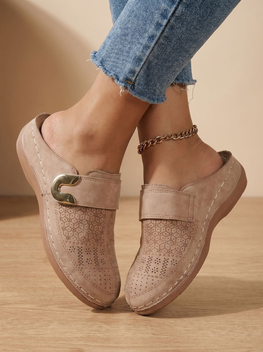 Emma | Orthopedic Mule Clogs – Adjustable Slip-On Style for Women