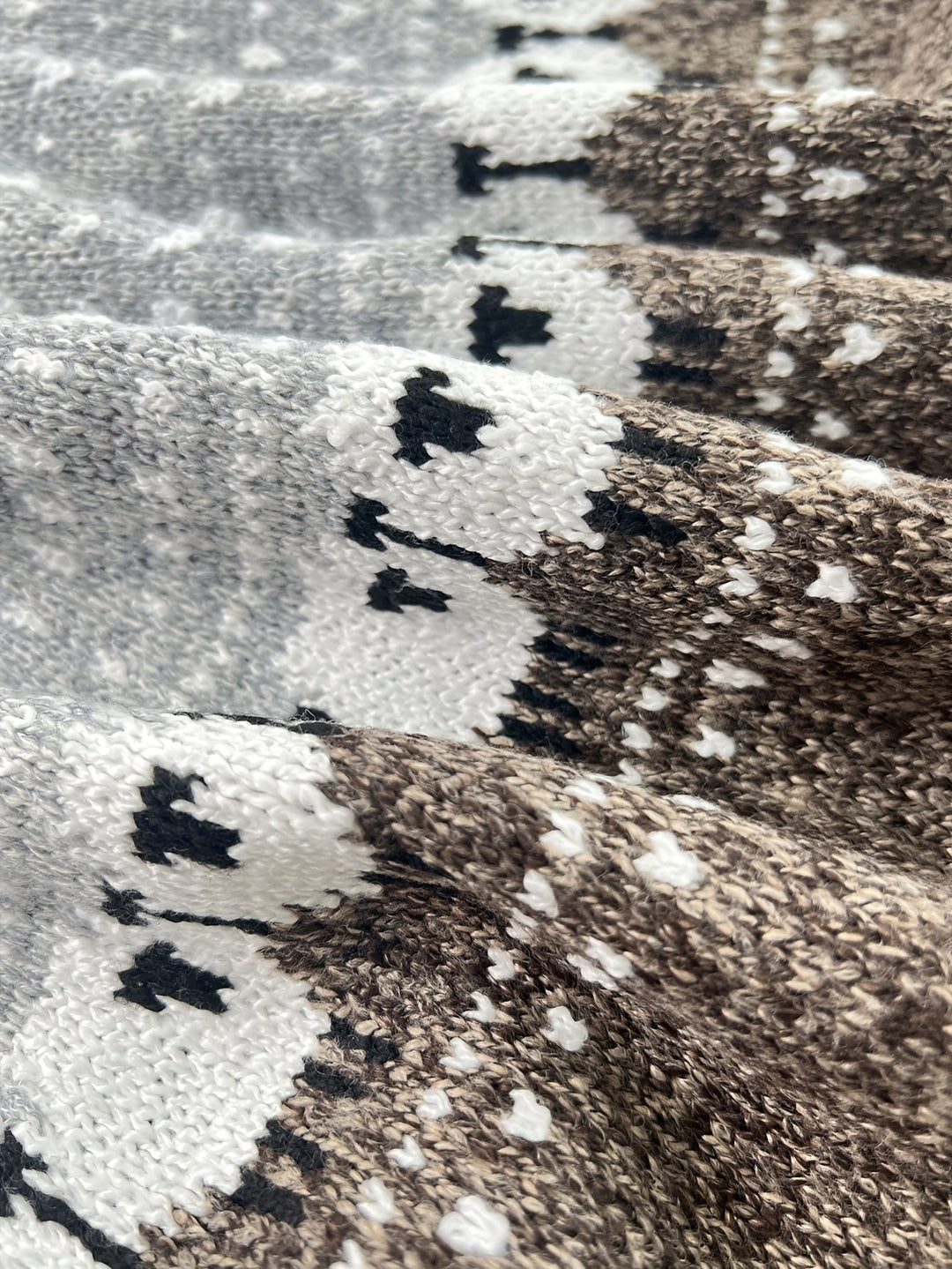Jovian | Chunky Knit Sweater with Sheep Jacquard Design