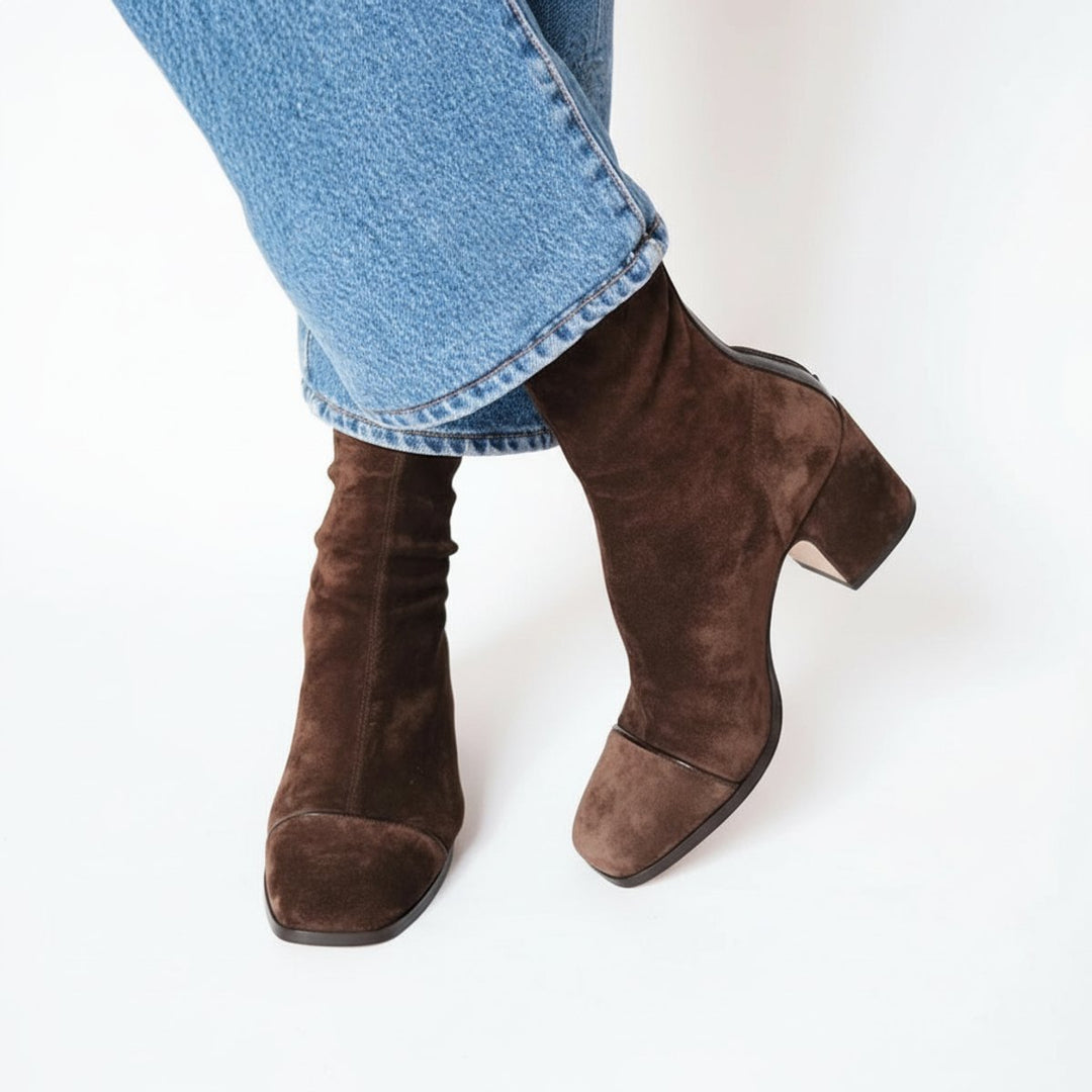 Camille | Élégantes bottines en suède à bout carré