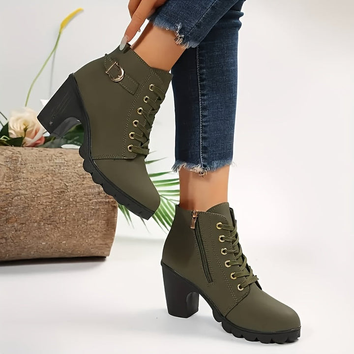 Chloe | Stivaletti audaci con lacci e tacco largo