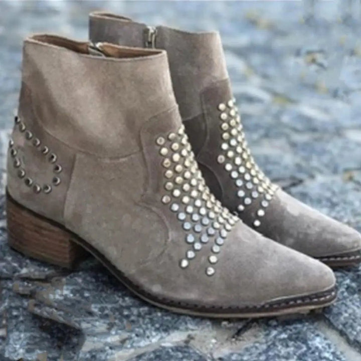 Elowen | Bottines en daim à clous et talon bloc