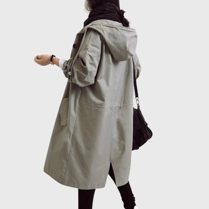 Clara | Stilvoller und wetterfester Trenchcoat mit Kapuze