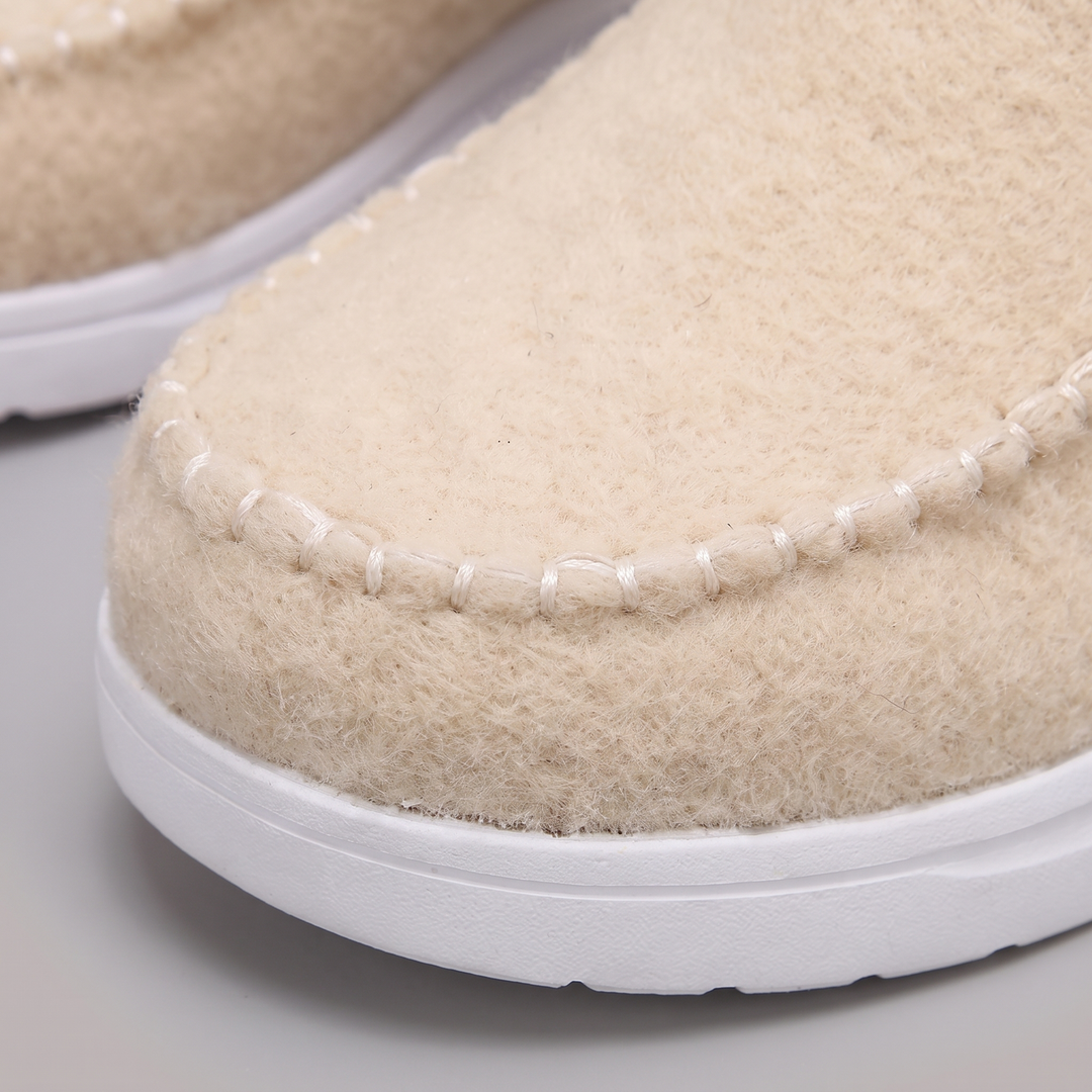 Stitcher | Winter Slip-On Boots – Cozy Fleece-Lined Style for Women