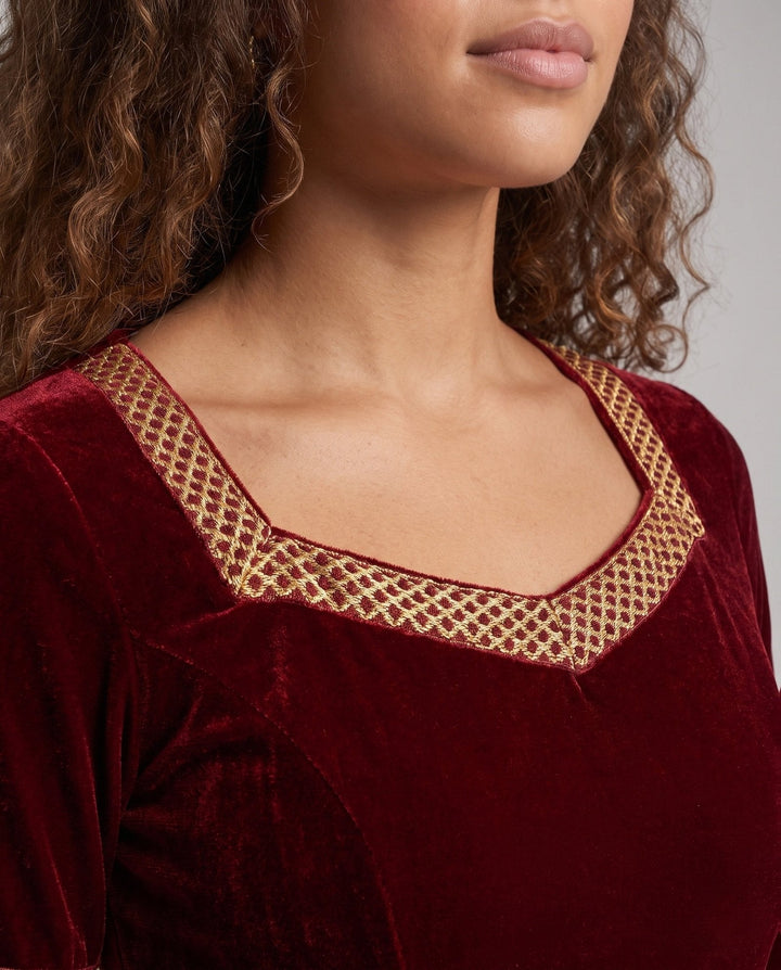 Drune | Historical Velvet Dress – Elegant Design for Women