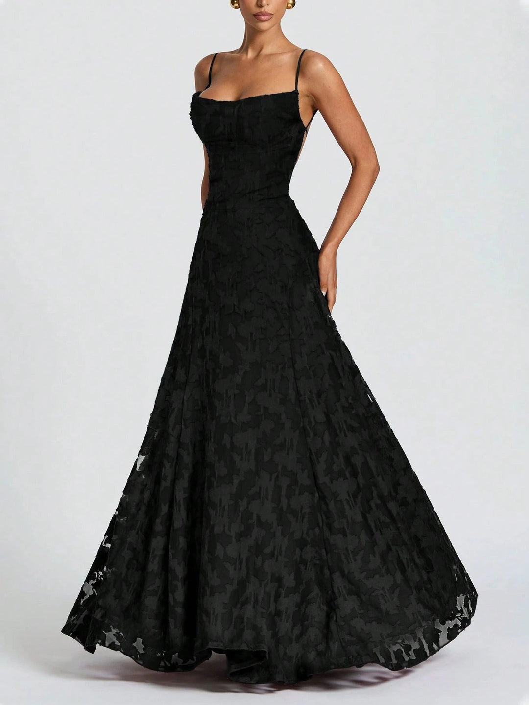 Eve | Elegant & Trendy Lace Figure-Hugging Maxi Dress 10