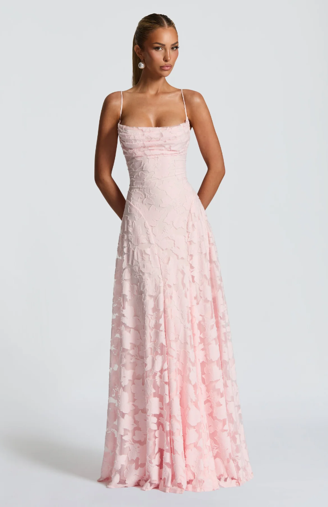 Eve | Elegant & Trendy Lace Figure-Hugging Maxi Dress 7