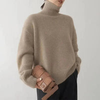 Celine | Maglione a collo alto chic e alla moda