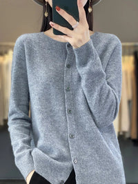 Daisy | Timeless & Sophisticated Women's Buttoned Cardigan