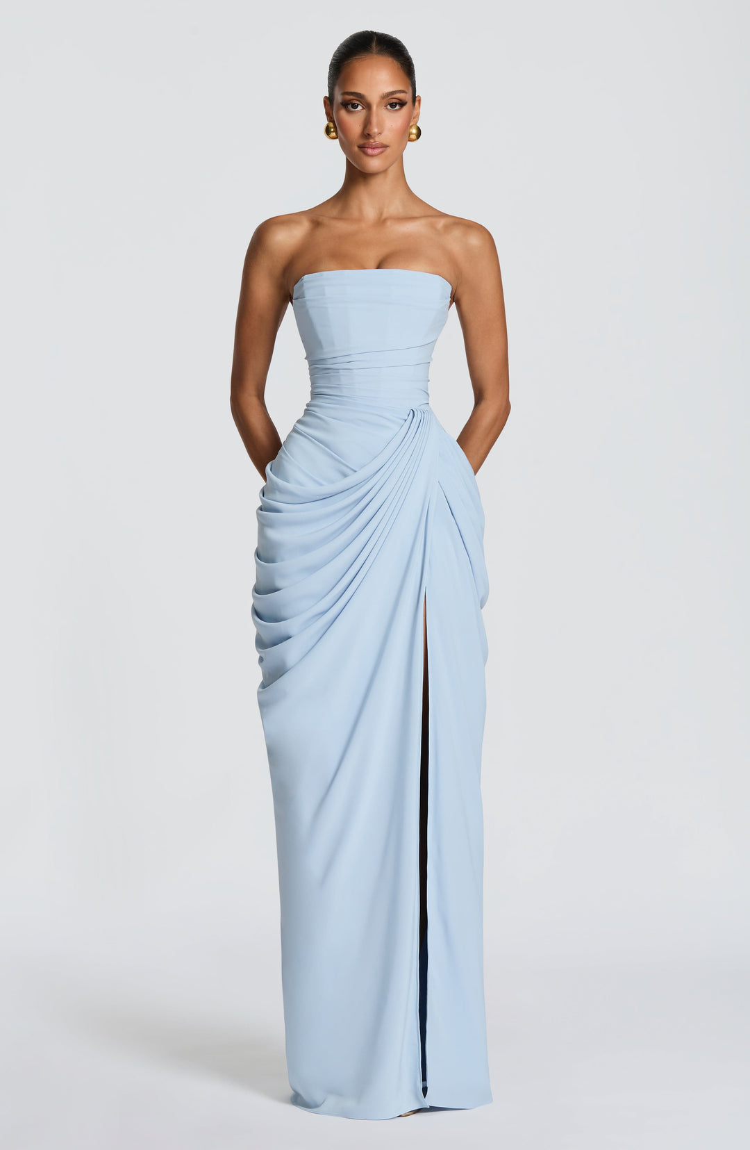 Mia | Elegant and strapless maxi dress 1