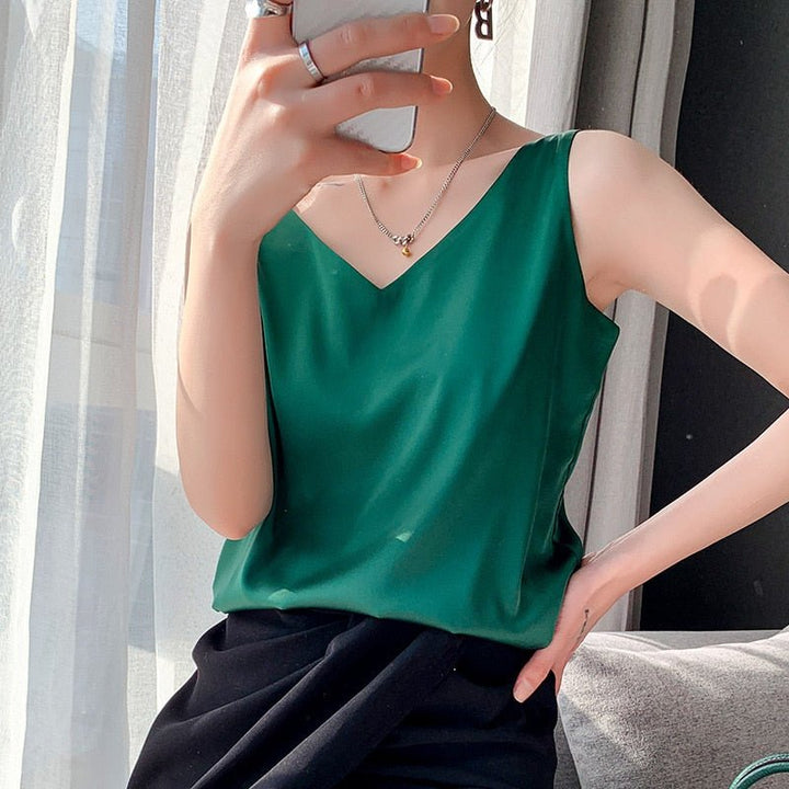 Michelle | Versatile and Comfortable Summer Tank Top 2