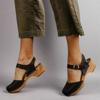 Mila | Classic and Comfortable Platform Closed Toe Clogs