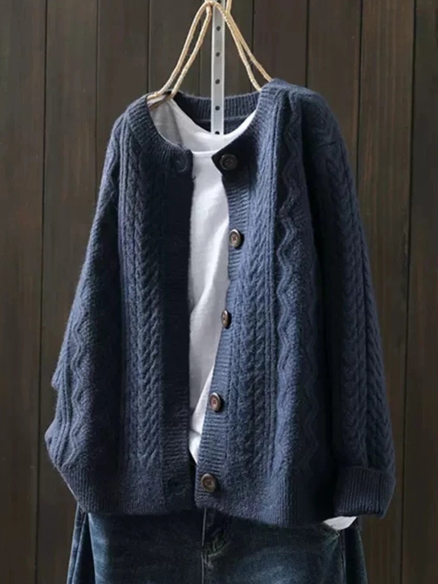 Victoria | Cozy Oversized Cable-Knit Cardigan 3