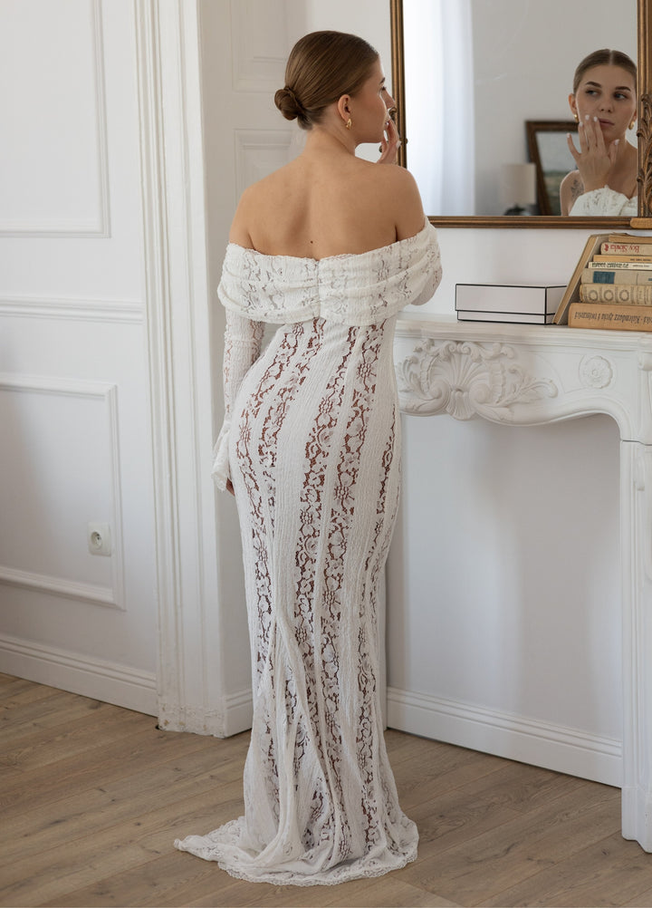 Vivienne | Elegant And Flattering Lace Maxi Dress for Women 1
