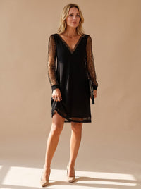 Freya | Robe de soirée courte chic et radieuse à décolleté en V, manches en tulle pailleté