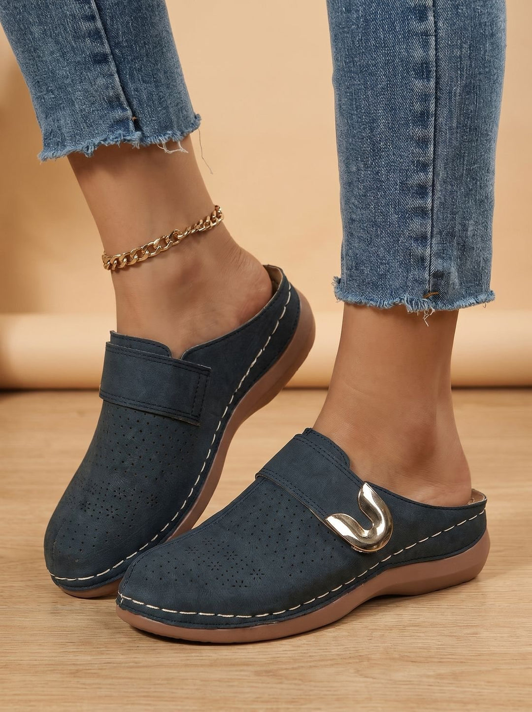 Emma | Orthopedic Mule Clogs – Adjustable Slip-On Style for Women