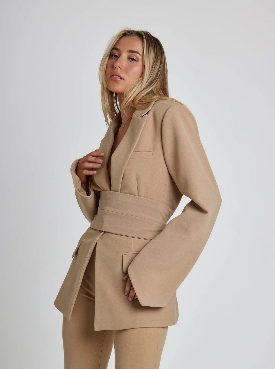 Camille | Blazer di lusso chic e raffinato con cintura