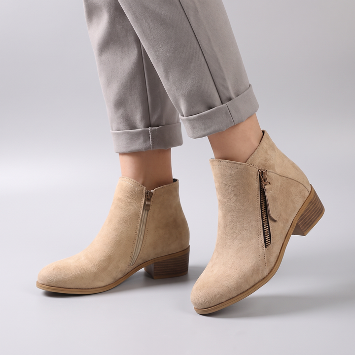 Calvera | Easy-Walk Boots – Elegant Design for Everyday Wear