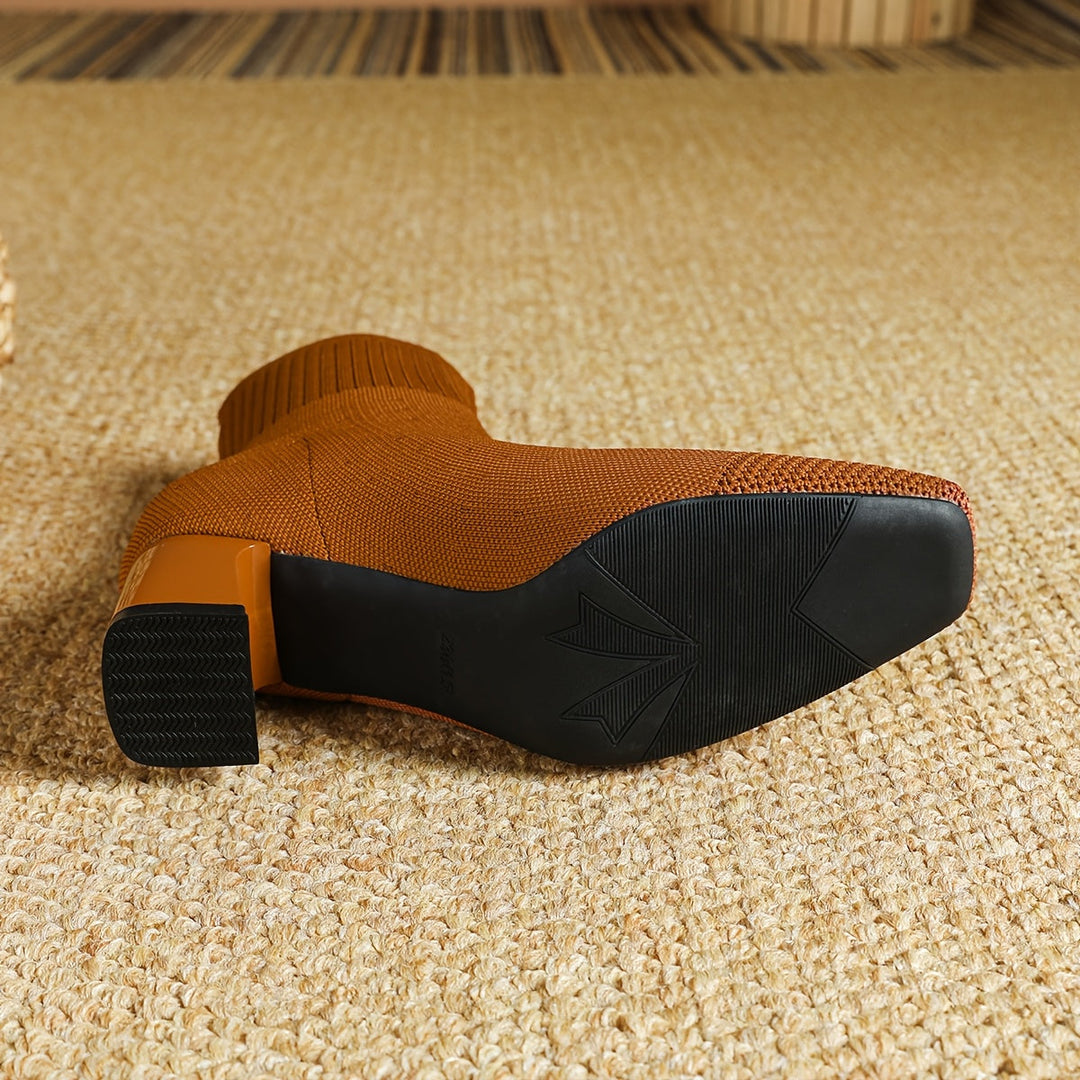 Amara | Stivaletti contemporanei in maglia elasticizzata con punta quadrata