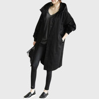 Clara | Stilvoller und wetterfester Trenchcoat mit Kapuze